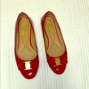 Ferragamo Varina Leather flats in Rosso (Red)